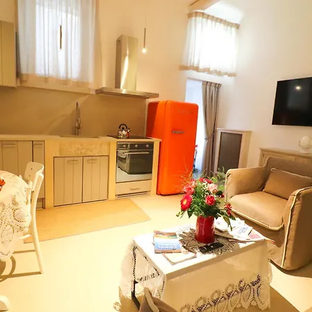 Bacchus Luxury Historic Center, Jacuzzi & Parking 度假居 奥特朗托