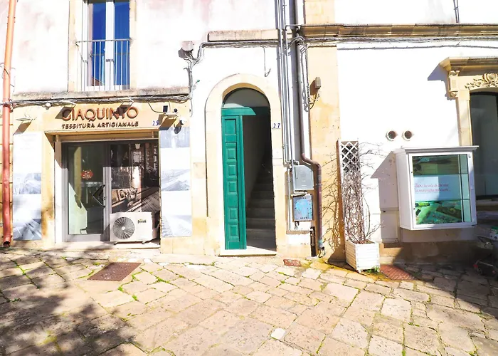 度假居 Bacchus Luxury Historic Center, Jacuzzi & Parking 奥特朗托