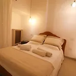 Bacchus Luxury Historic Center, Jacuzzi & Parking Nyaraló Otranto