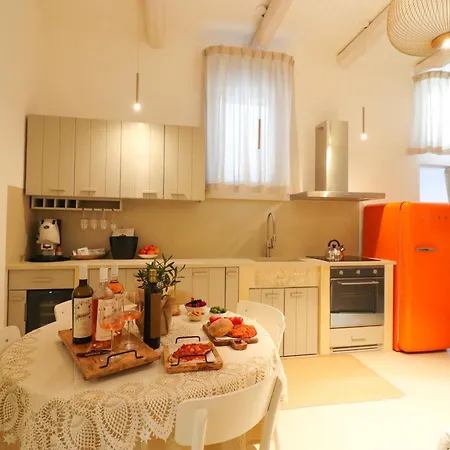 Bacchus Luxury Historic Center, Jacuzzi & Parking Tatil Evi