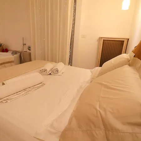 Bacchus Luxury Historic Center, Jacuzzi & Parking 度假居