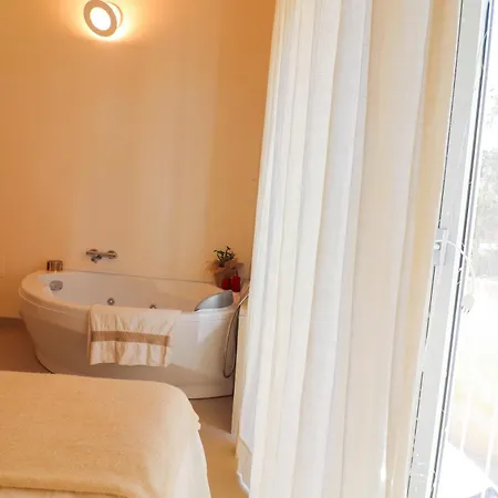 Bacchus Luxury Historic Center, Jacuzzi & Parking *