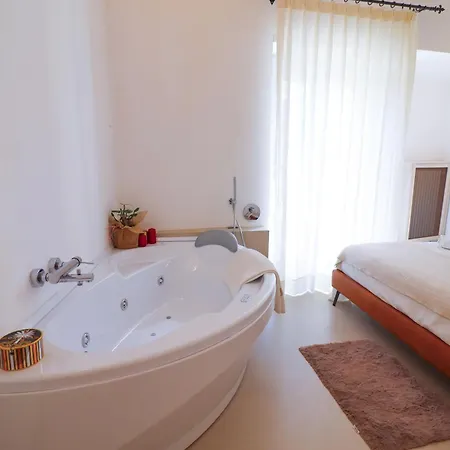 Casa de Férias Bacchus Luxury Historic Center, Jacuzzi & Parking *