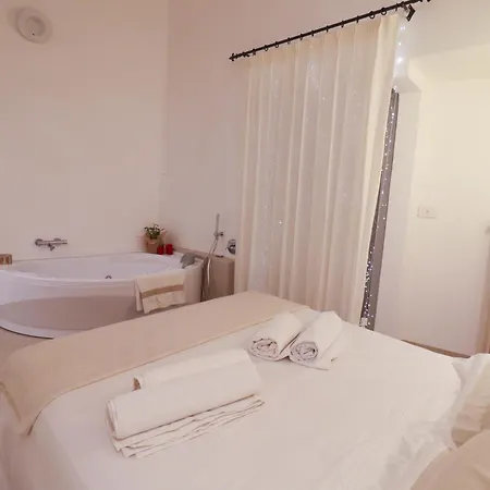 Bacchus Luxury Historic Center, Jacuzzi & Parking Casa de Férias *
