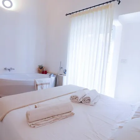Casa de Férias Bacchus Luxury Historic Center, Jacuzzi & Parking *