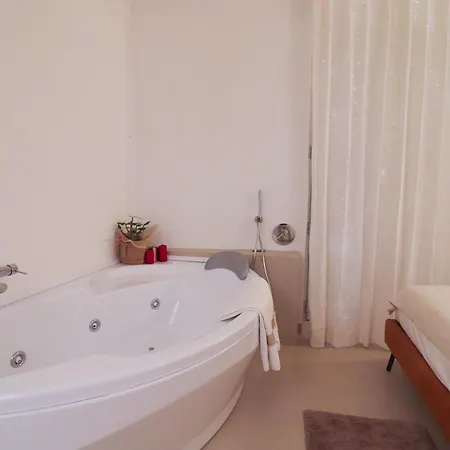 Bacchus Luxury Historic Center, Jacuzzi & Parking Otranto
