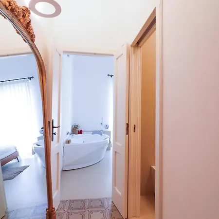 Bacchus Luxury Historic Center, Jacuzzi & Parking *