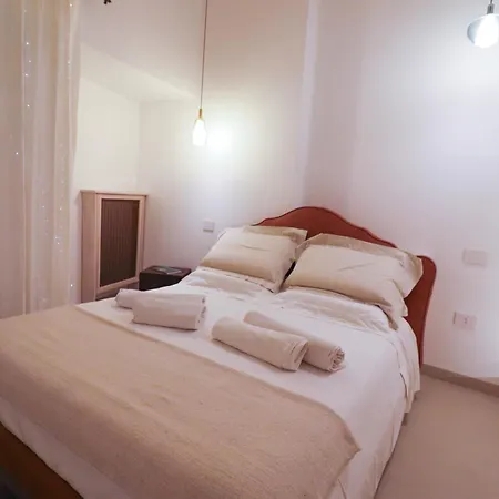 Bacchus Luxury Historic Center, Jacuzzi & Parking * Otranto