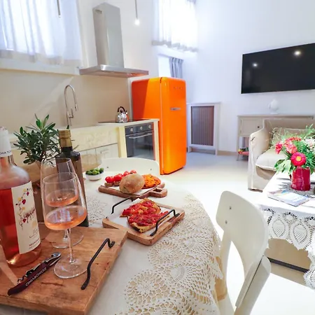 Bacchus Luxury Historic Center, Jacuzzi & Parking * Otranto