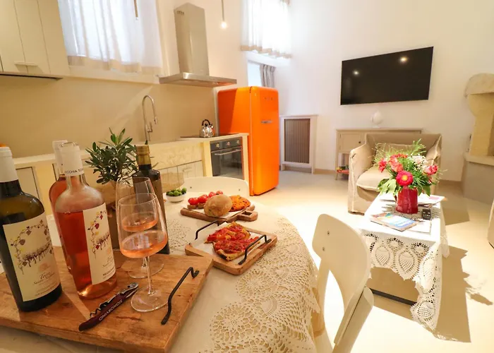 Bacchus Luxury Historic Center, Jacuzzi & Parking * Otranto