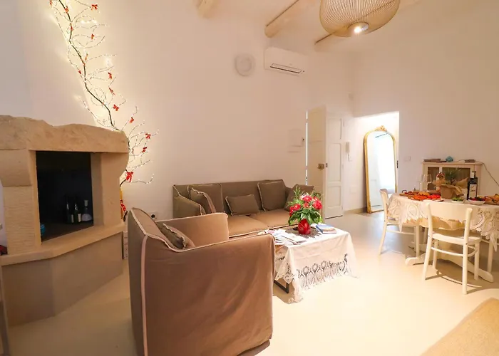 Bacchus Luxury Historic Center, Jacuzzi & Parking Tatil Evi Otranto