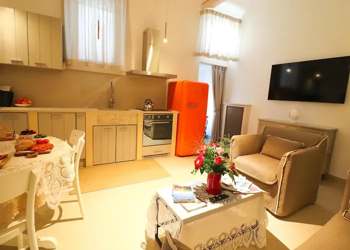 Bacchus Luxury Historic Center, Jacuzzi & Parking Tatil Evi Otranto