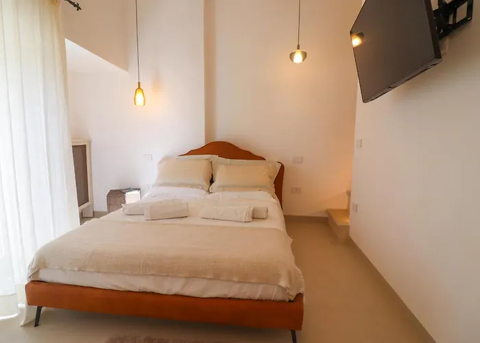 Bacchus Luxury Historic Center, Jacuzzi & Parking Tatil Evi Otranto