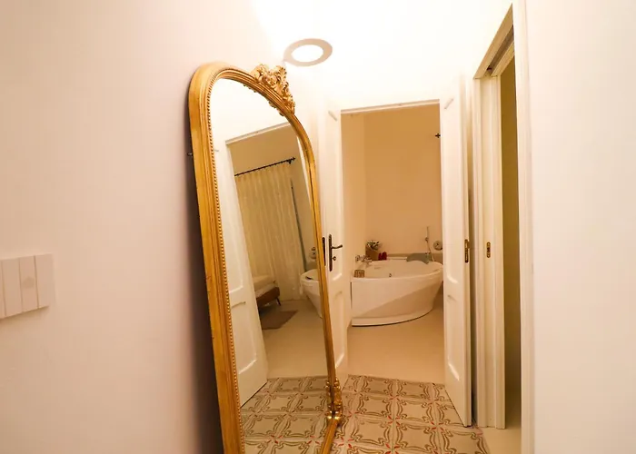 Bacchus Luxury Historic Center, Jacuzzi & Parking Holiday home